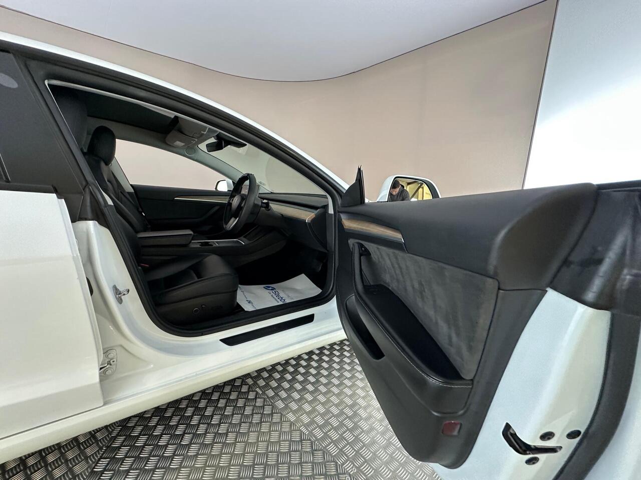 Tesla Model 3 AF72VLV