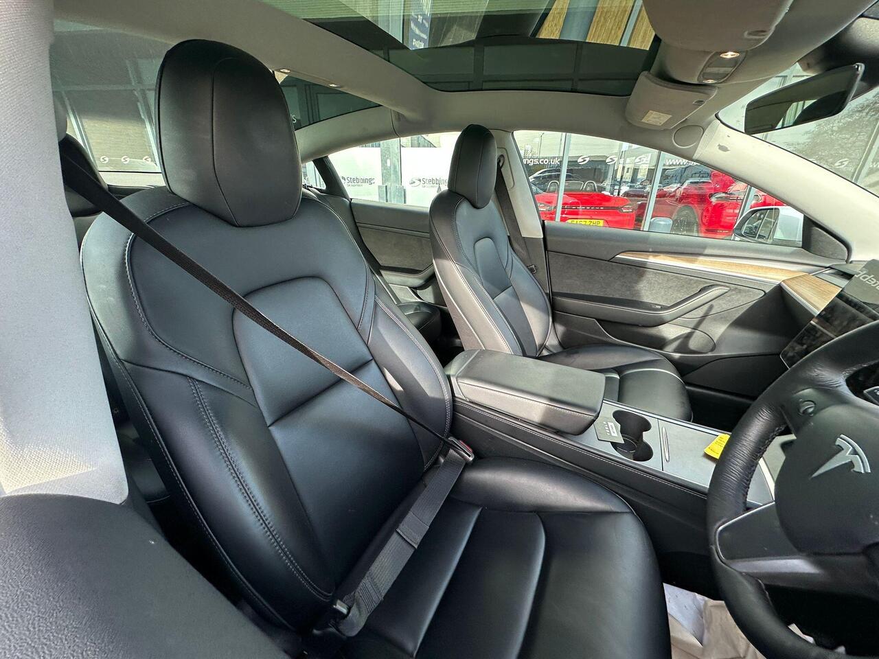 Tesla Model 3 AF72WBK