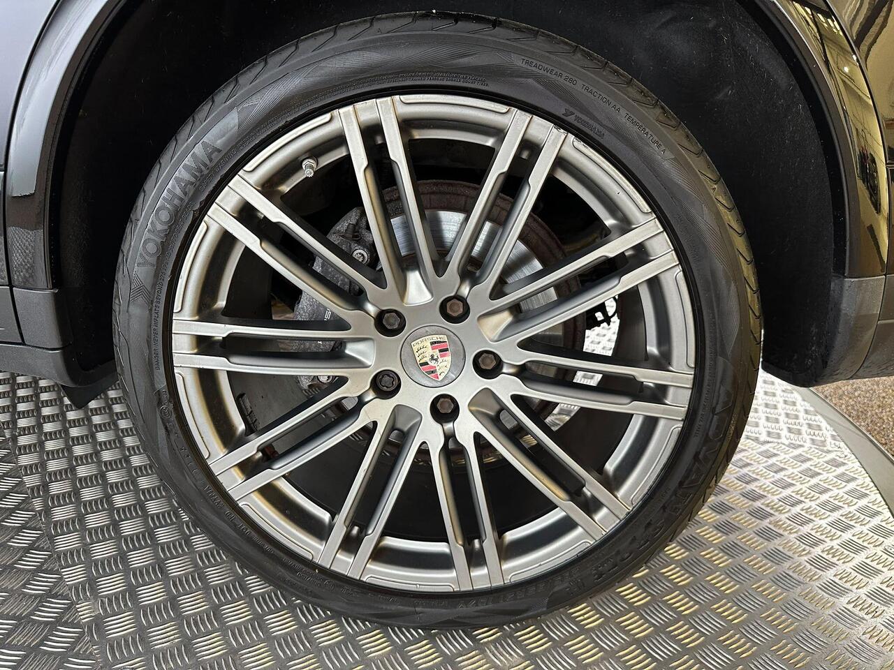 Porsche Cayenne KE67GBU