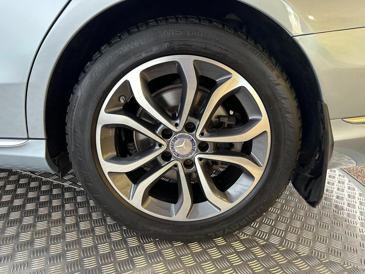 Mercedes-Benz C Class NL64GGX