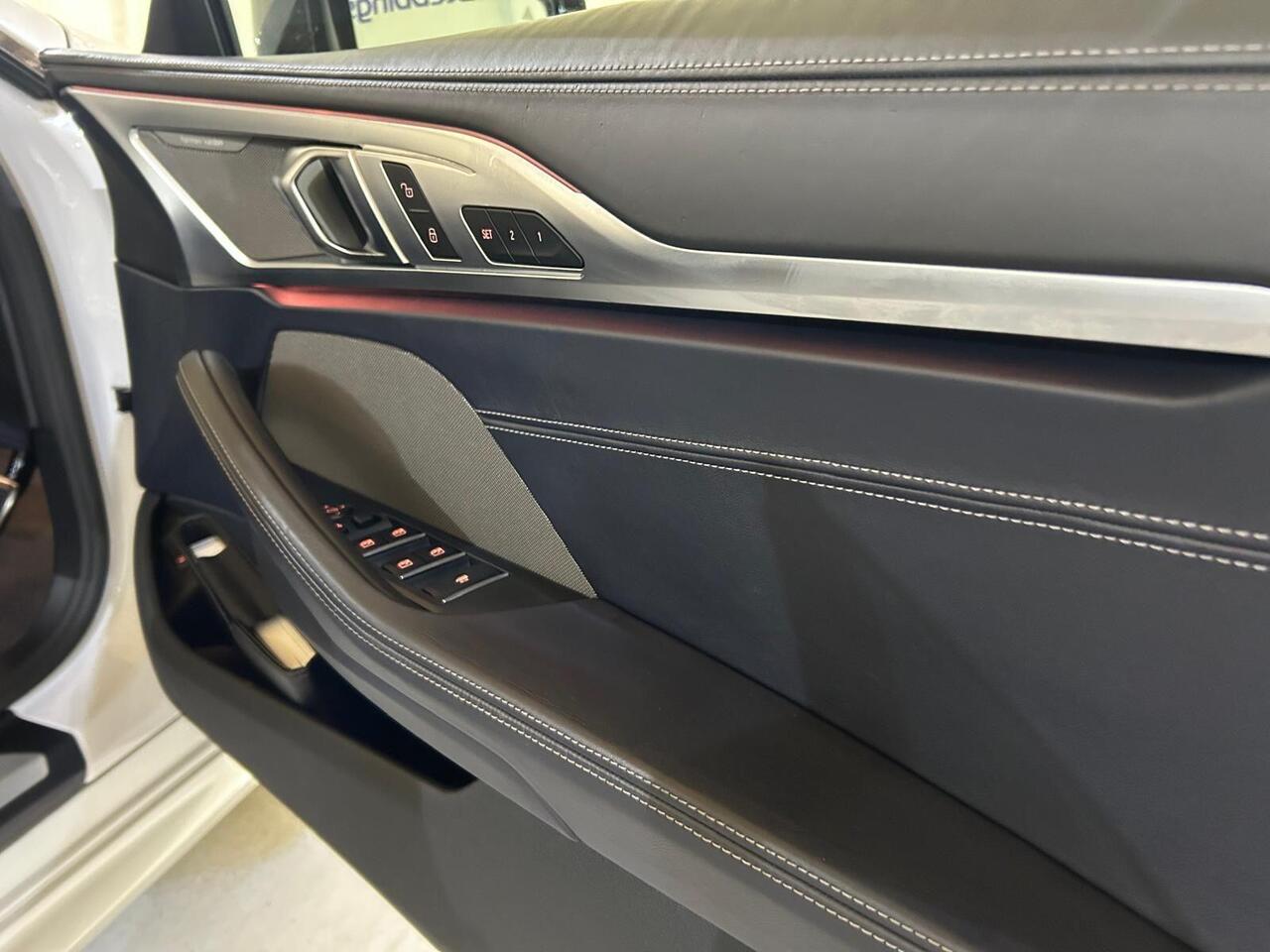 BMW 8 Series YJ19VVH