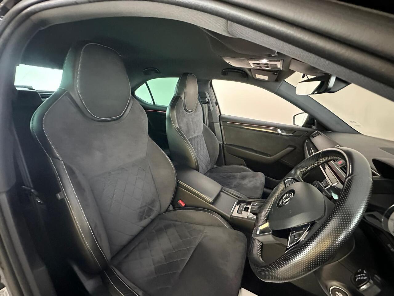 Skoda Superb AX17GDE