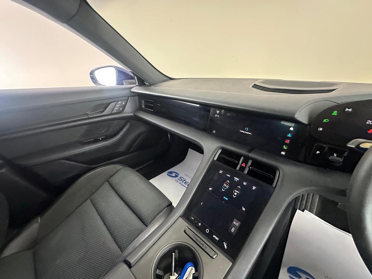 Porsche Taycan EJ22XKN