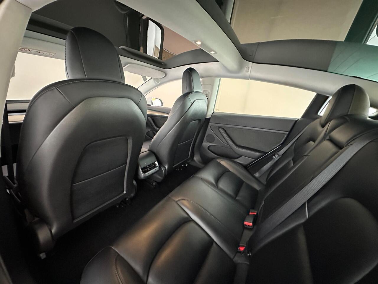 Tesla Model 3 AF22DGX