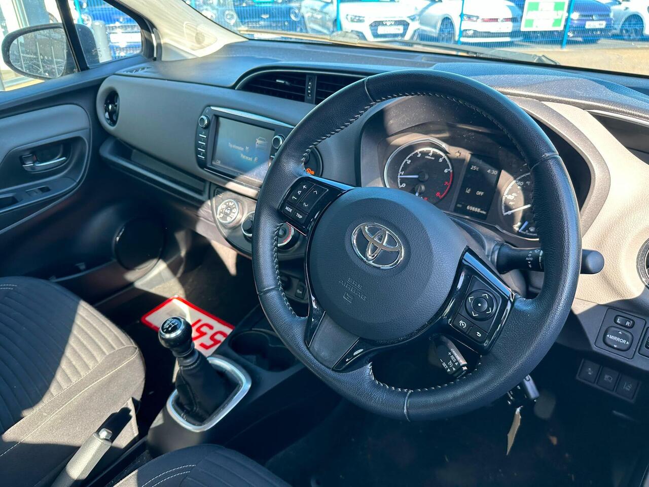 Toyota Yaris OE17NPP