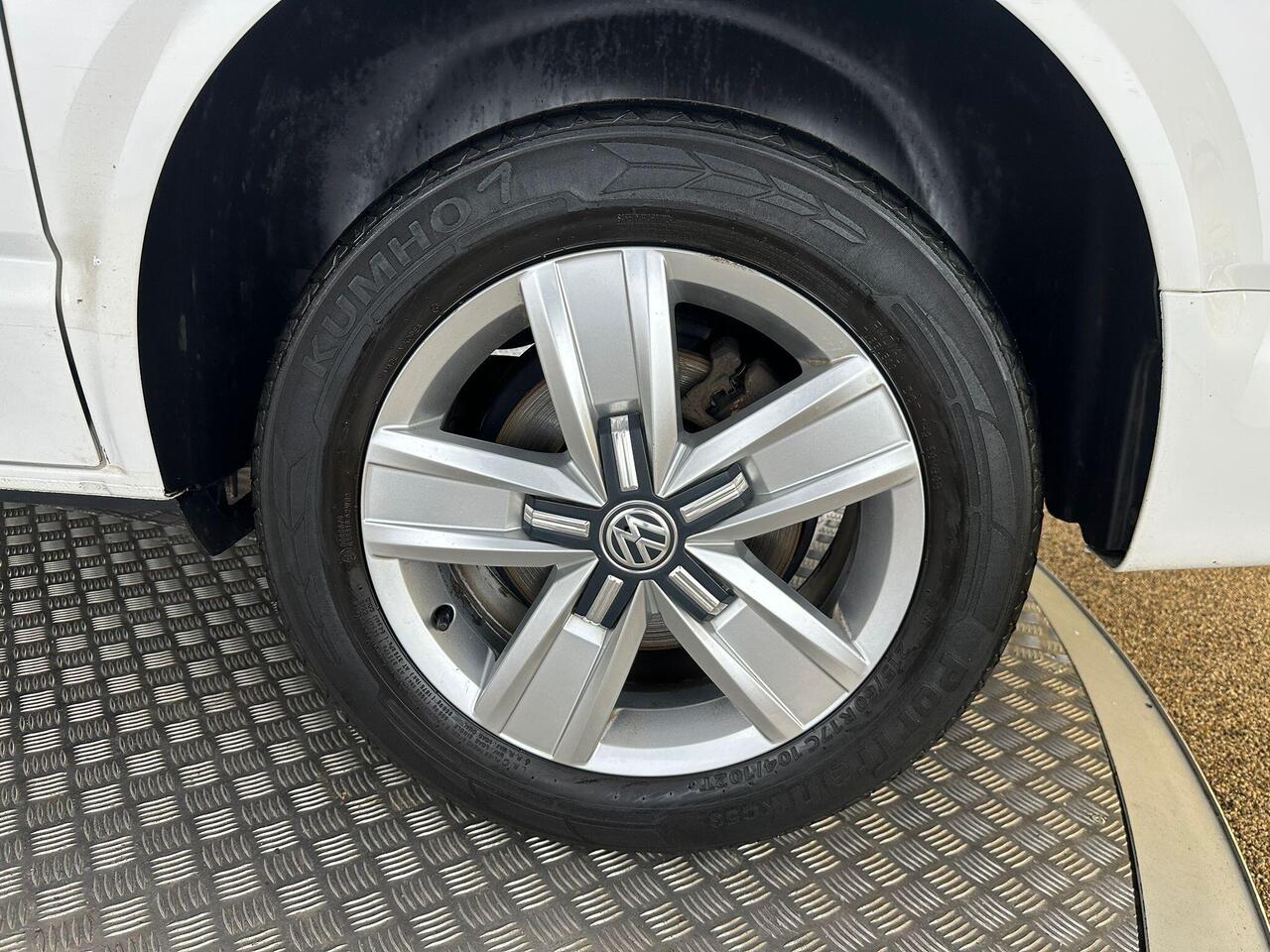 Volkswagen Transporter FG70LZB