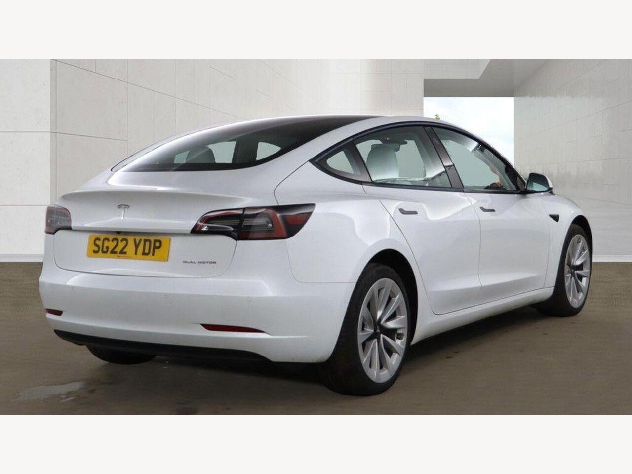 Tesla Model 3 SG22YDP