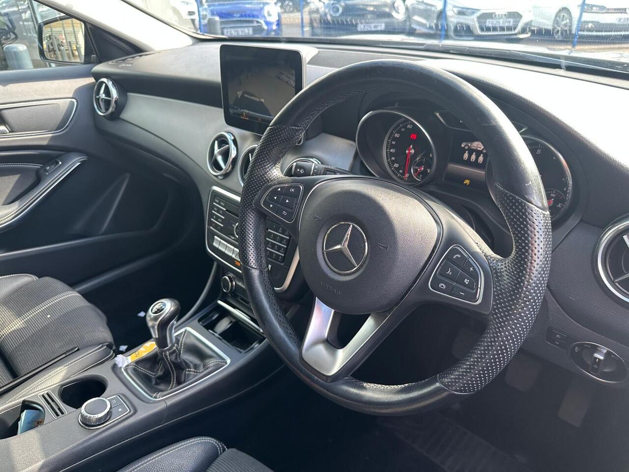 Mercedes-Benz GLA NK19YLA