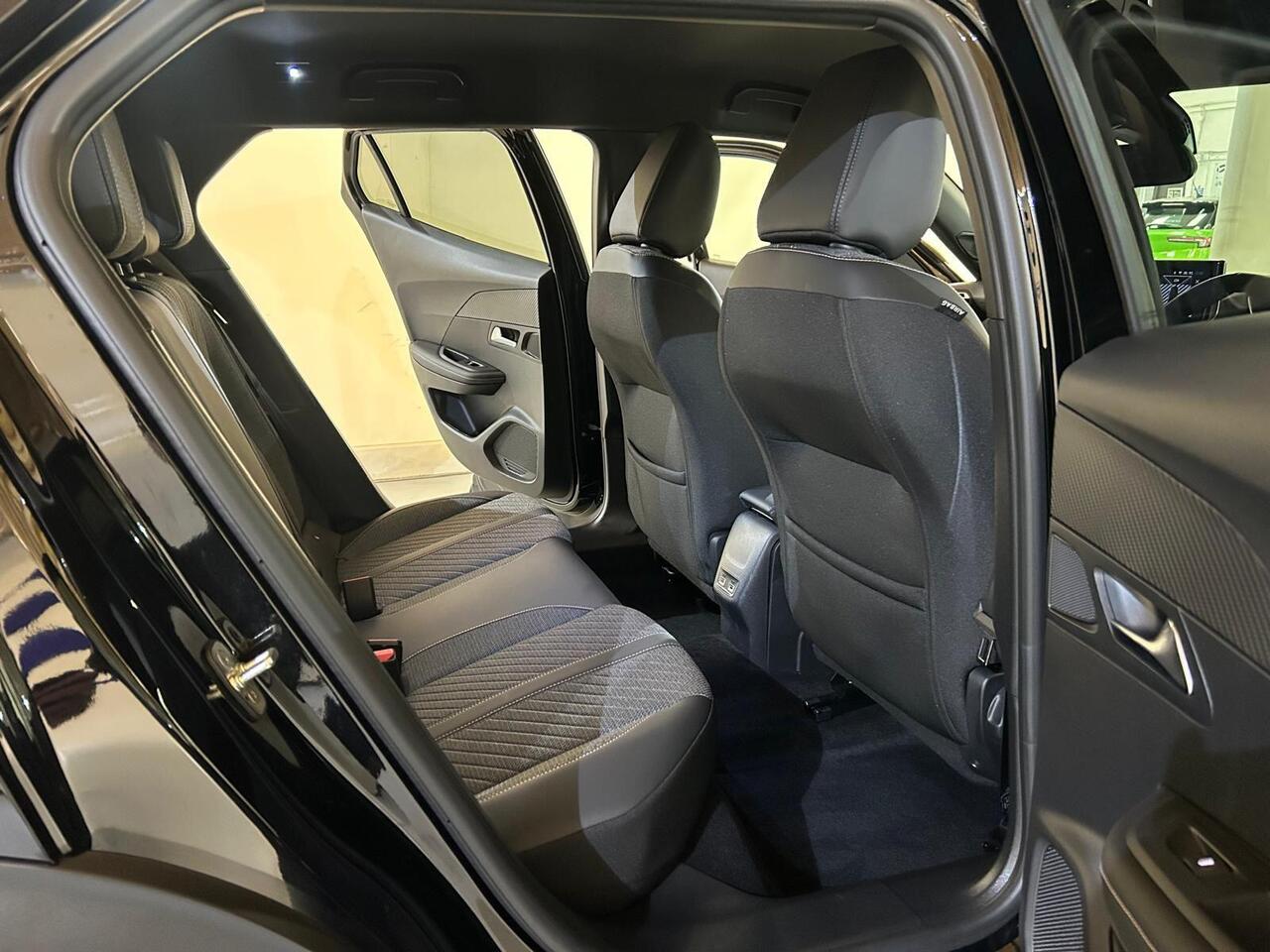Peugeot 2008 OY73WJJ