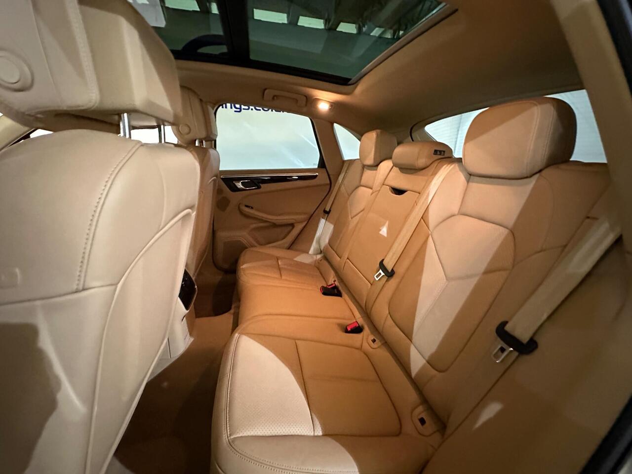 Porsche Macan AR16AEY