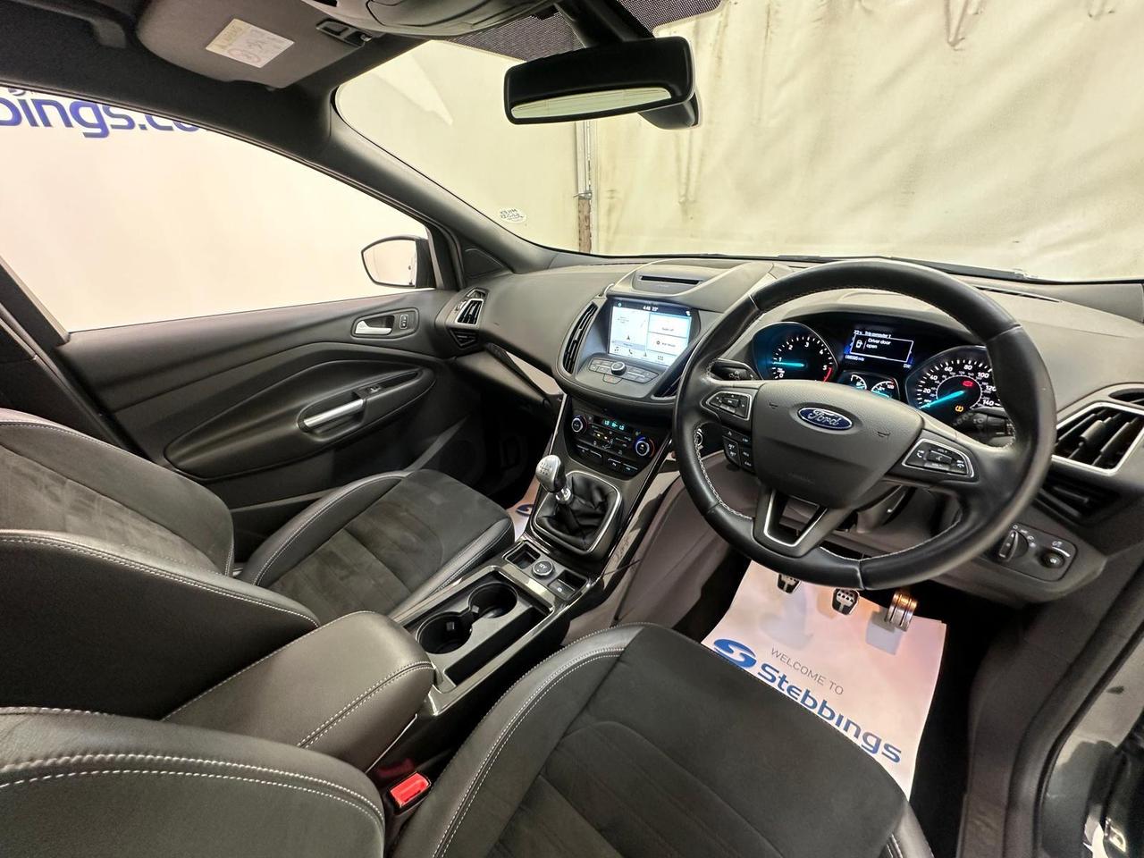 Ford Kuga AY17NRV