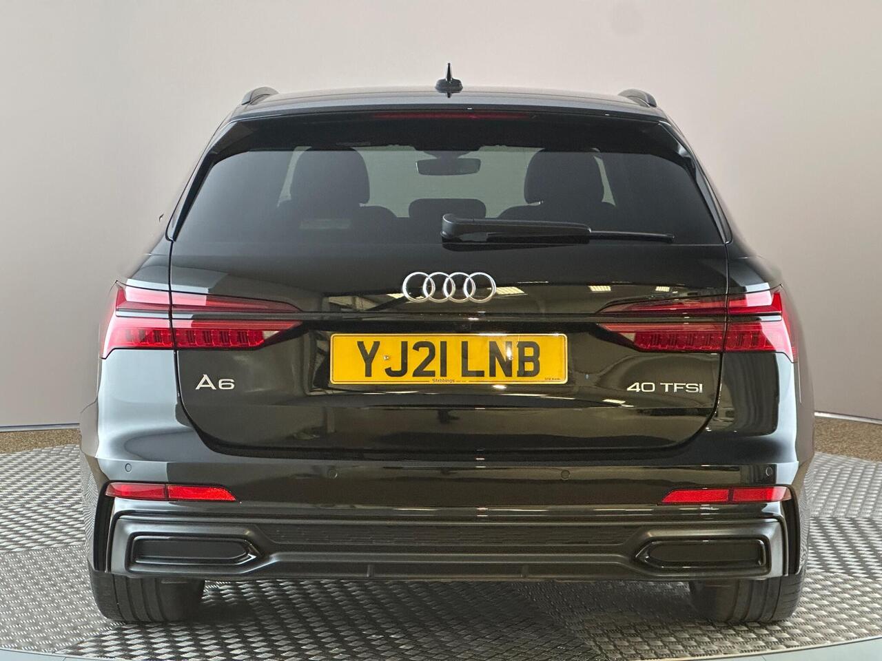 Audi A6 Avant YJ21LNB