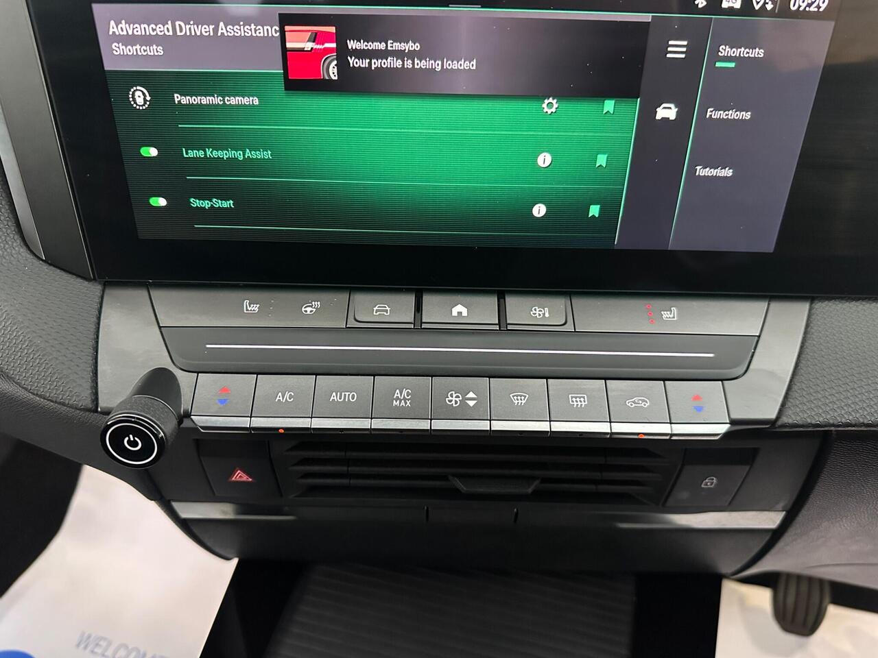 Vauxhall Astra SH24KNK