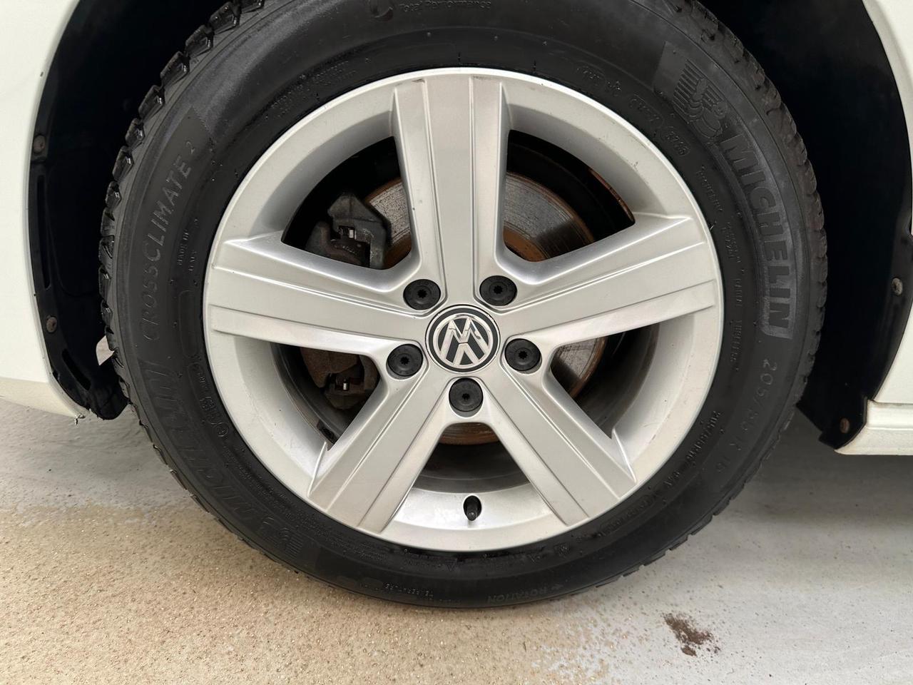 Volkswagen Golf DH66WPE