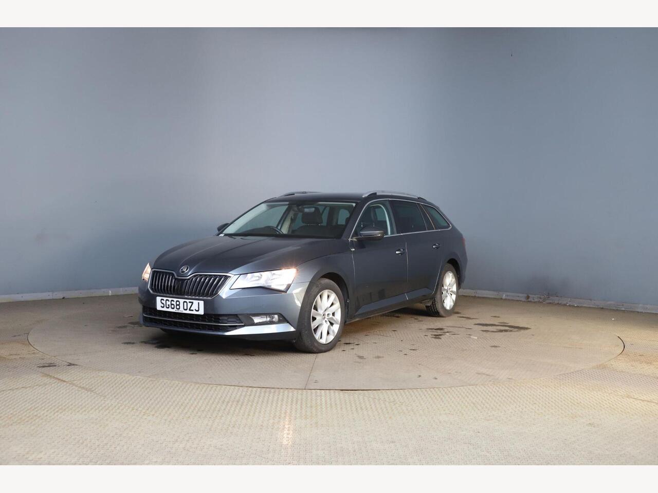Skoda Superb SG68OZJ