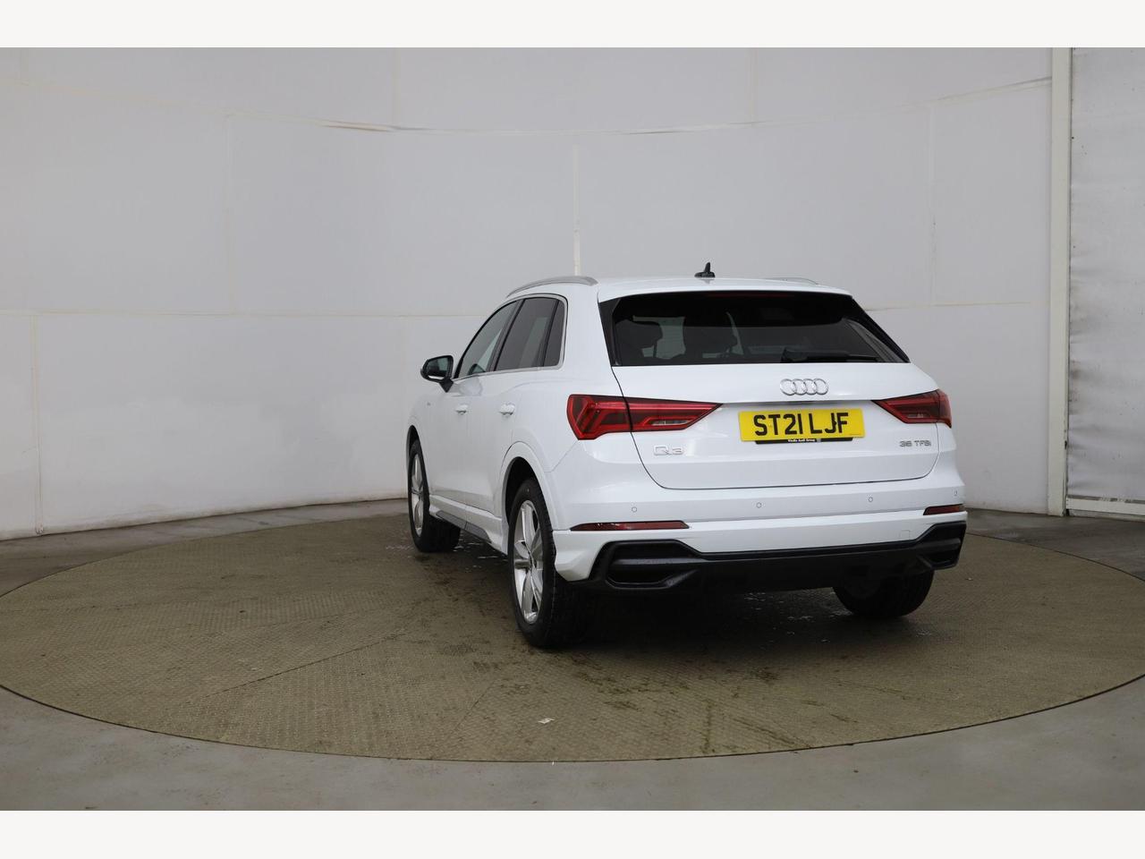 Audi Q3 ST21LJF