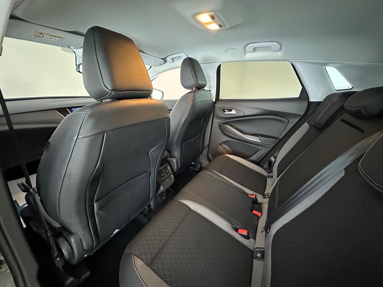 Vauxhall Grandland X DY68ZWW