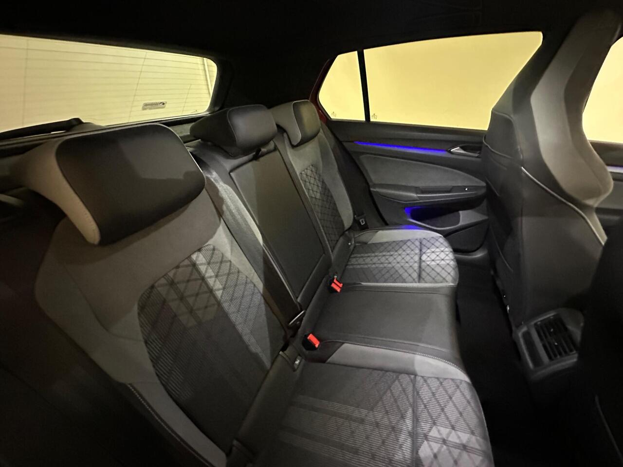 Volkswagen Golf AO22OUP