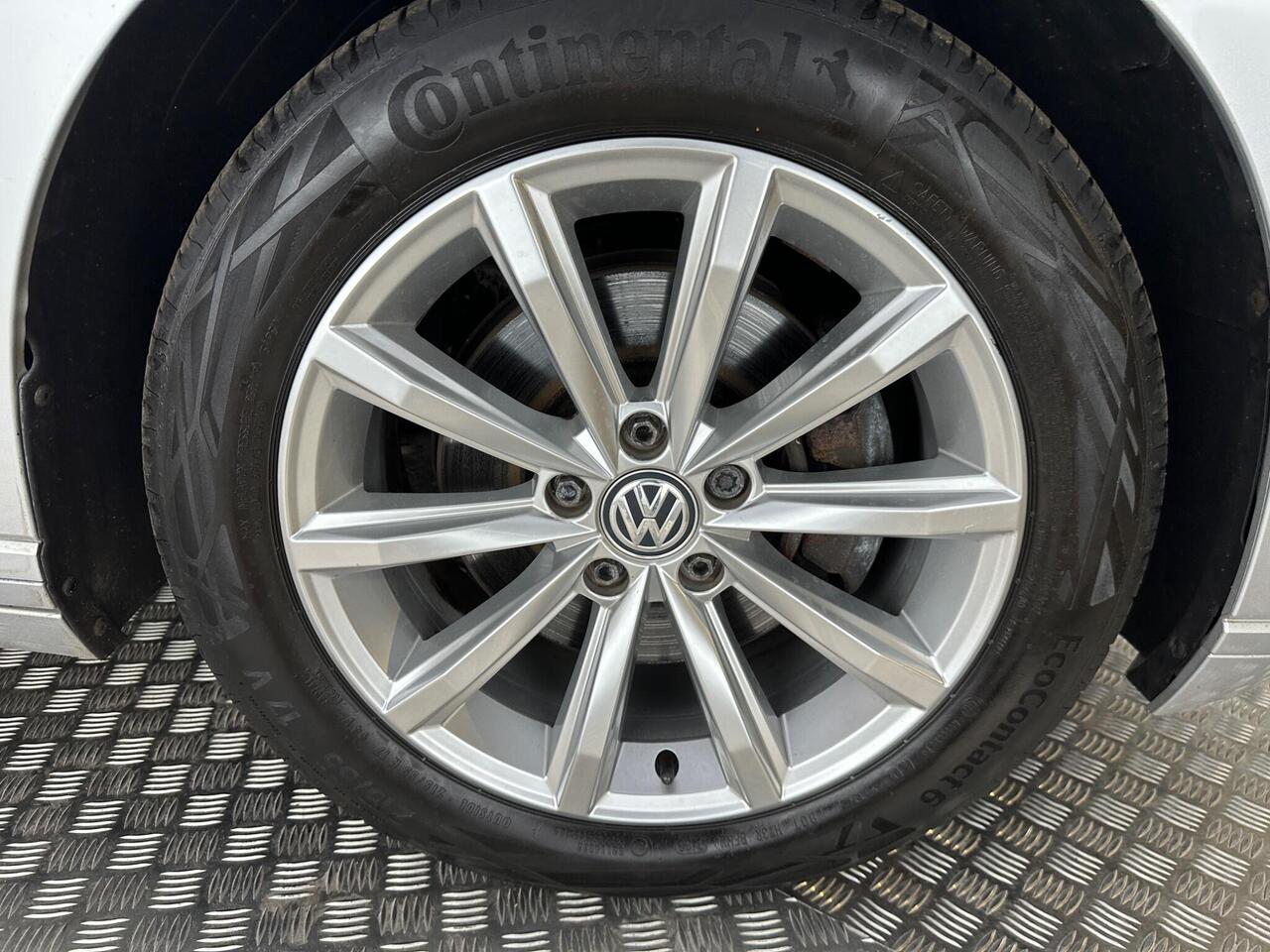 Volkswagen Passat AD19KLE