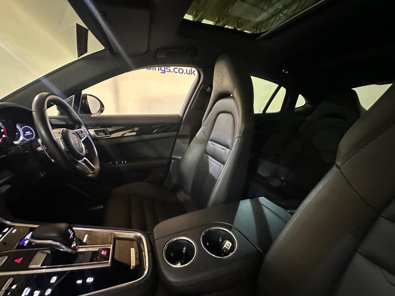 Porsche Panamera VU67KYG