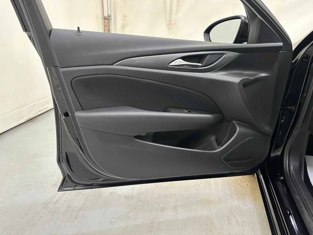Vauxhall Insignia VU70YMO