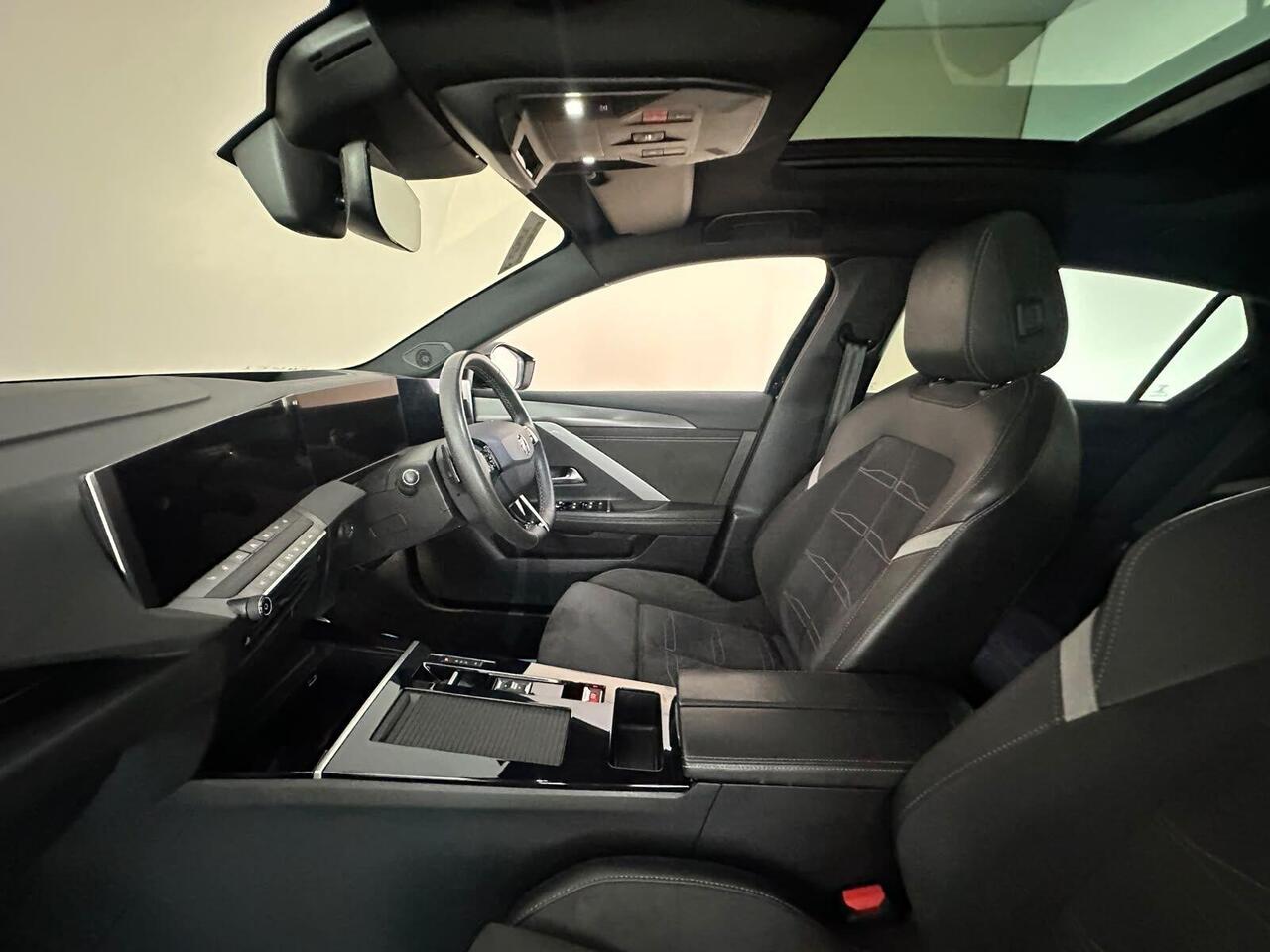 Vauxhall Astra BC72CYF