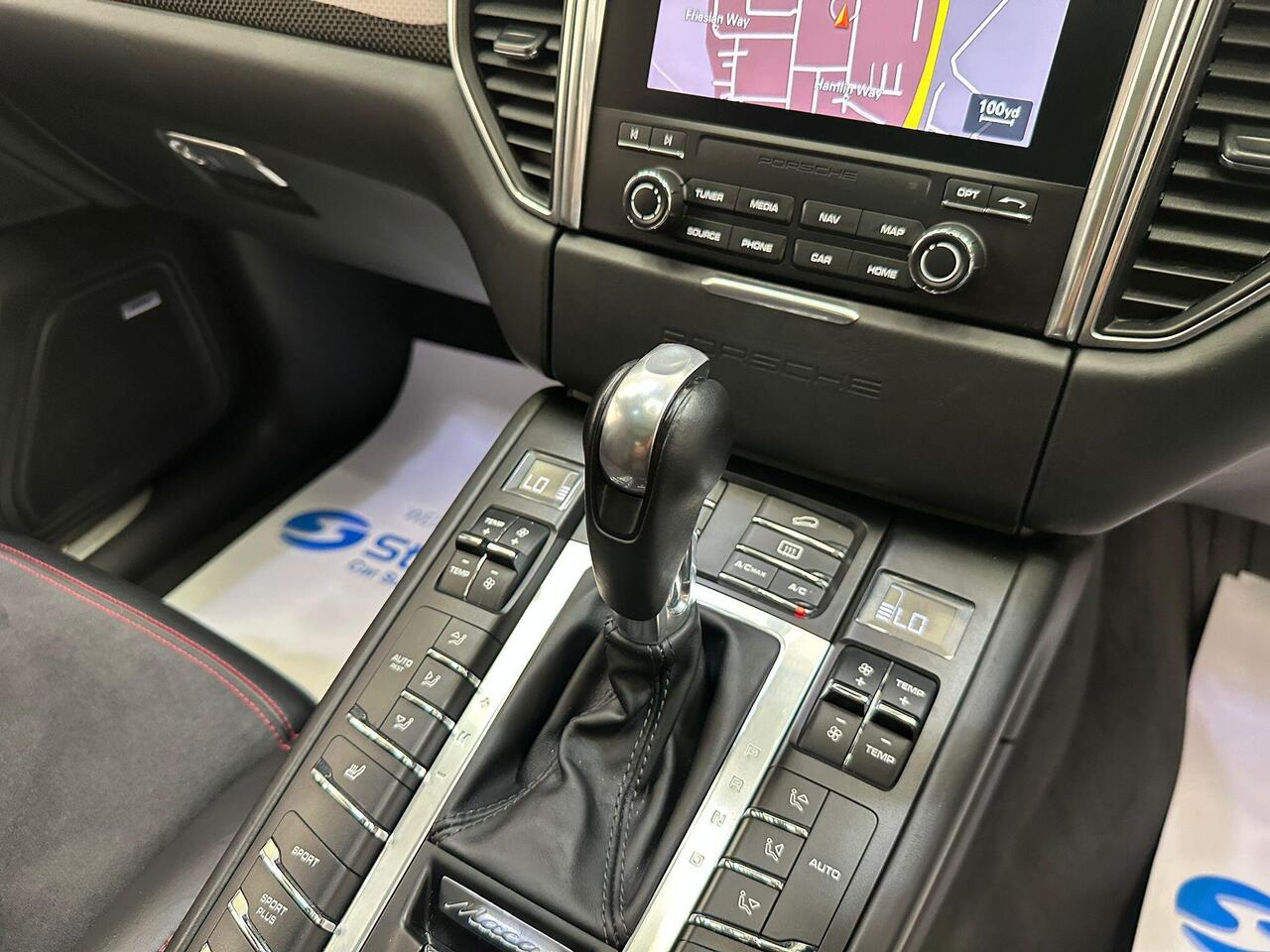 Porsche Macan WM66DZS