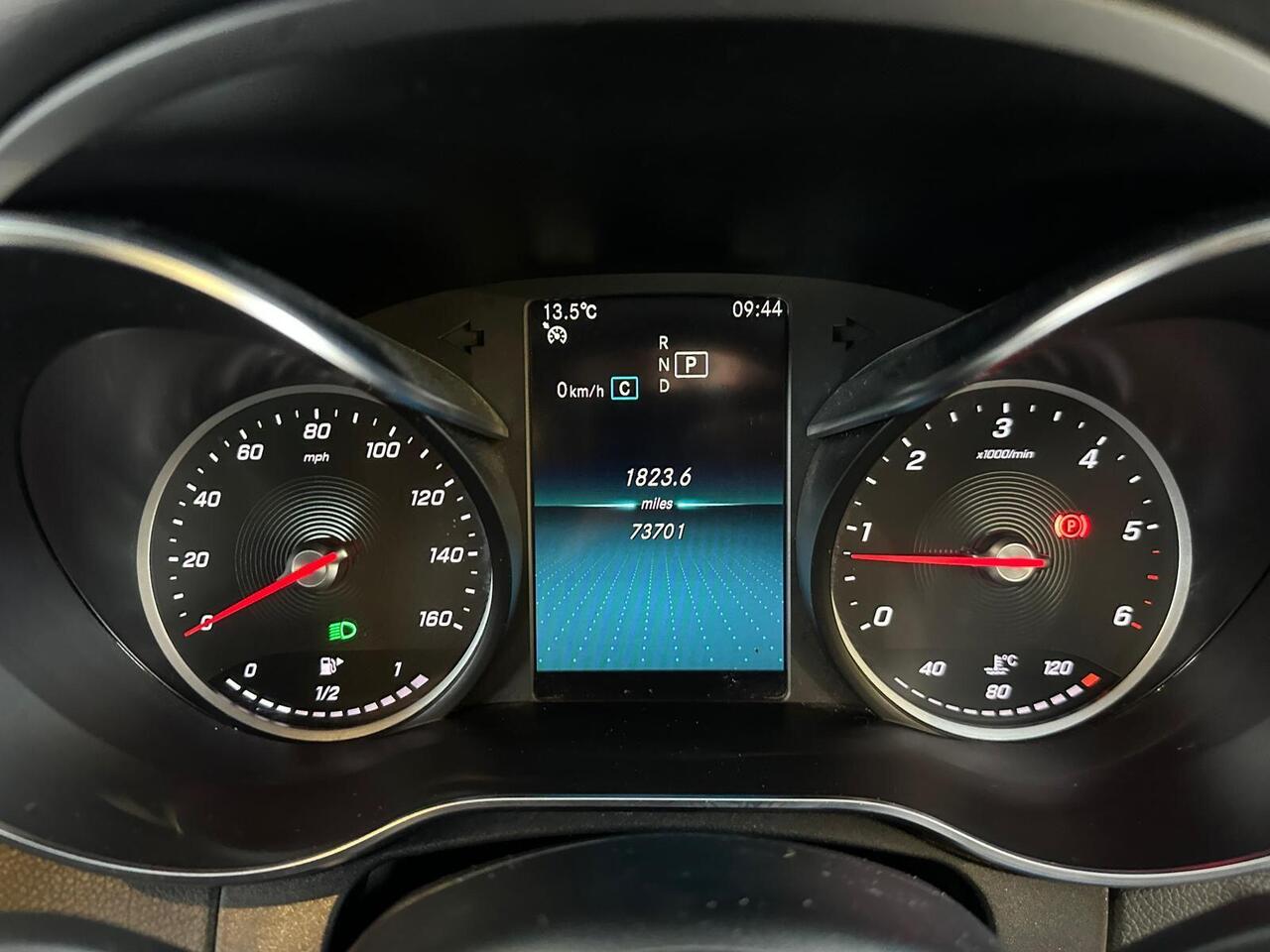 Mercedes-Benz C Class AY68UNX