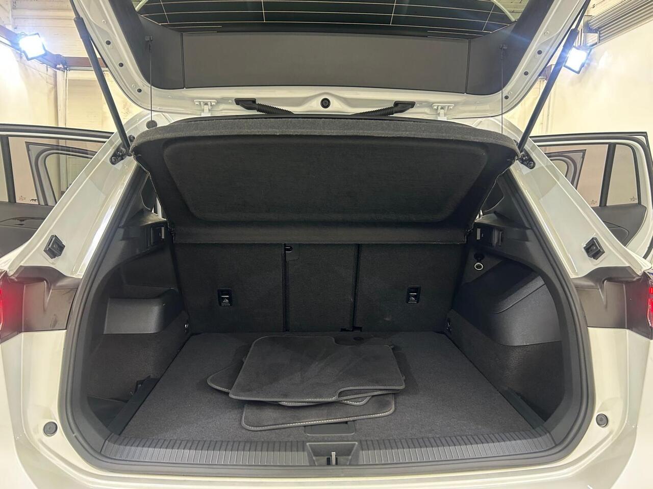 Volkswagen Tiguan VO74SPU