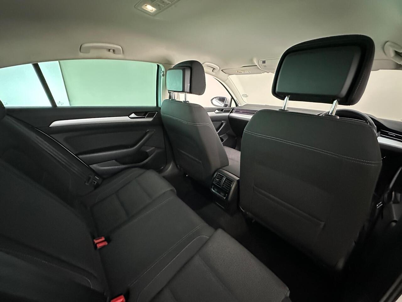 Volkswagen Passat AD19KLE