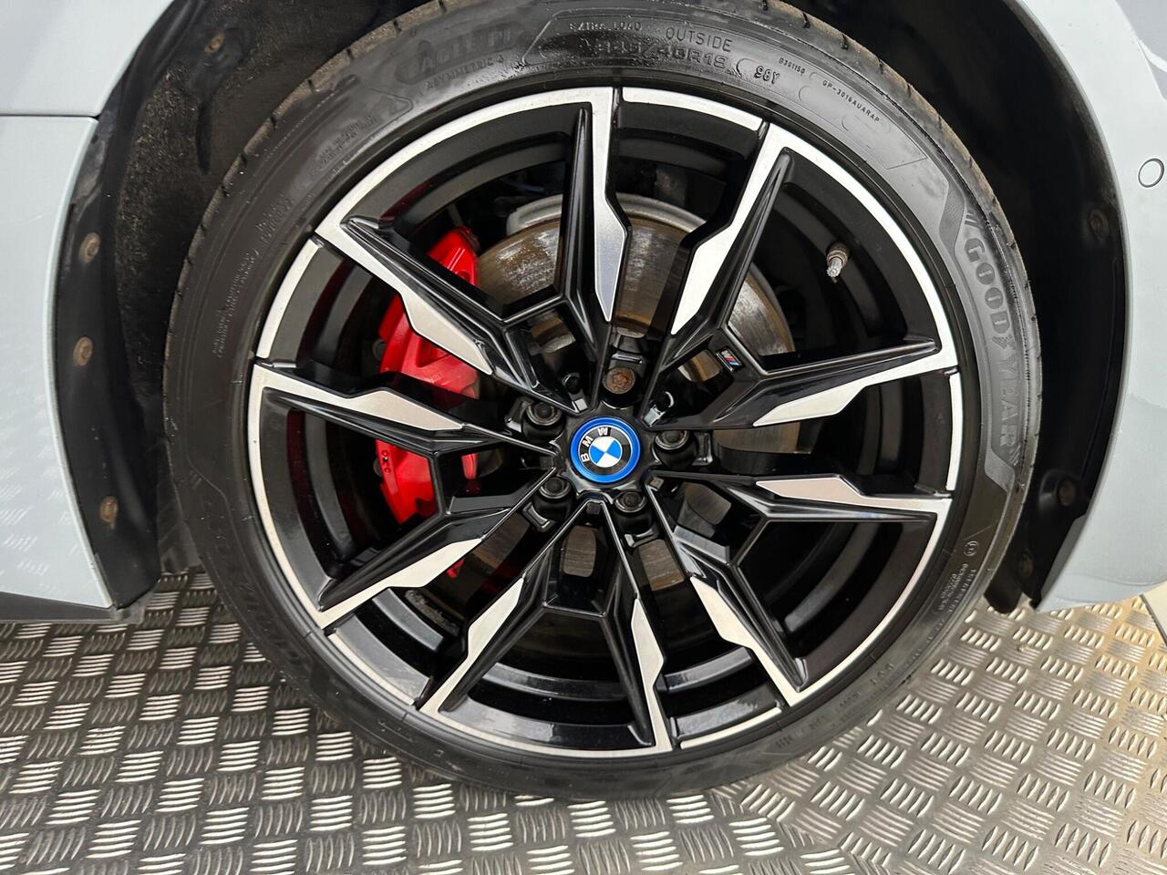BMW i4 BK72VNR
