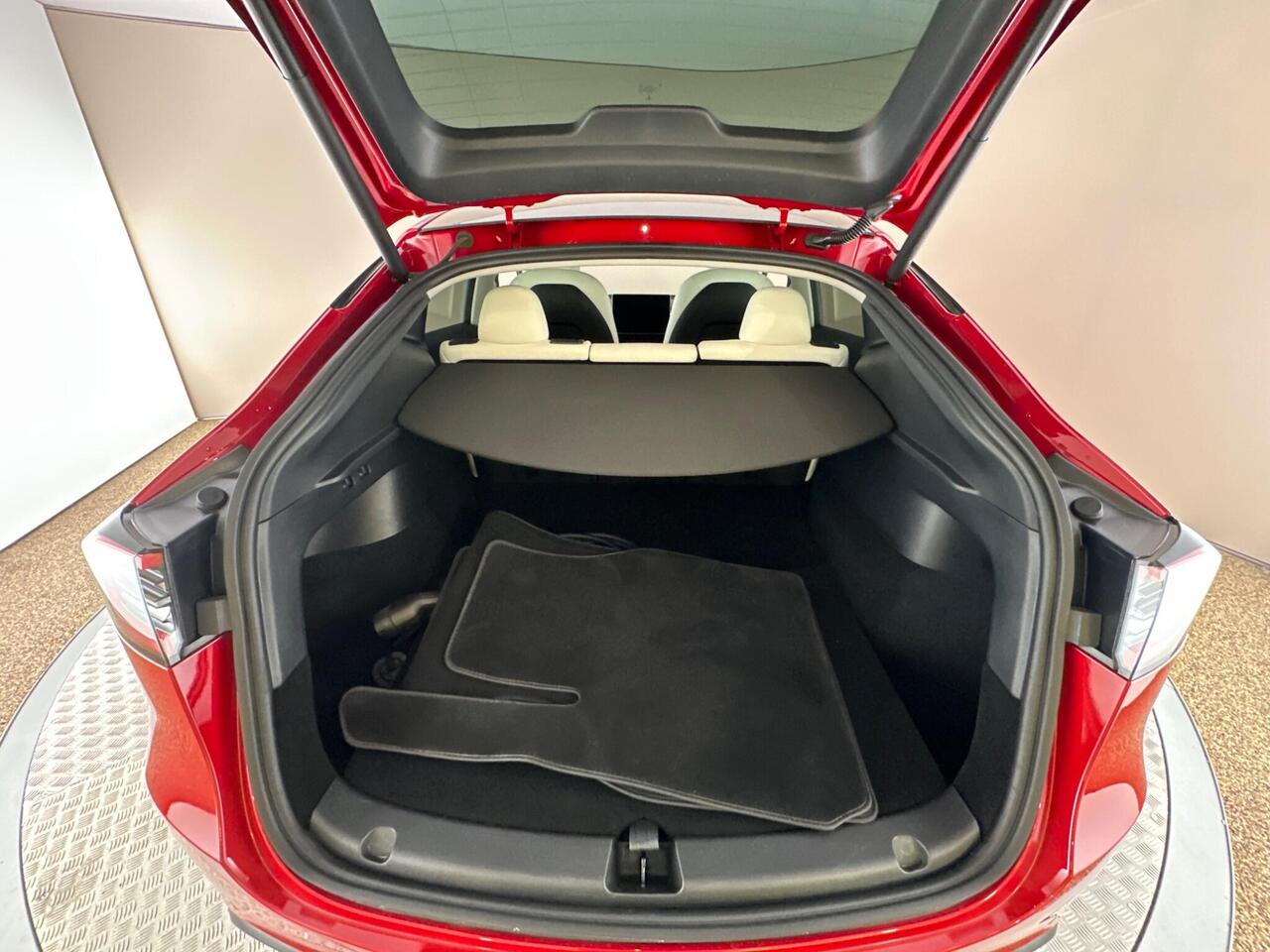 Tesla Model Y LB22LCT