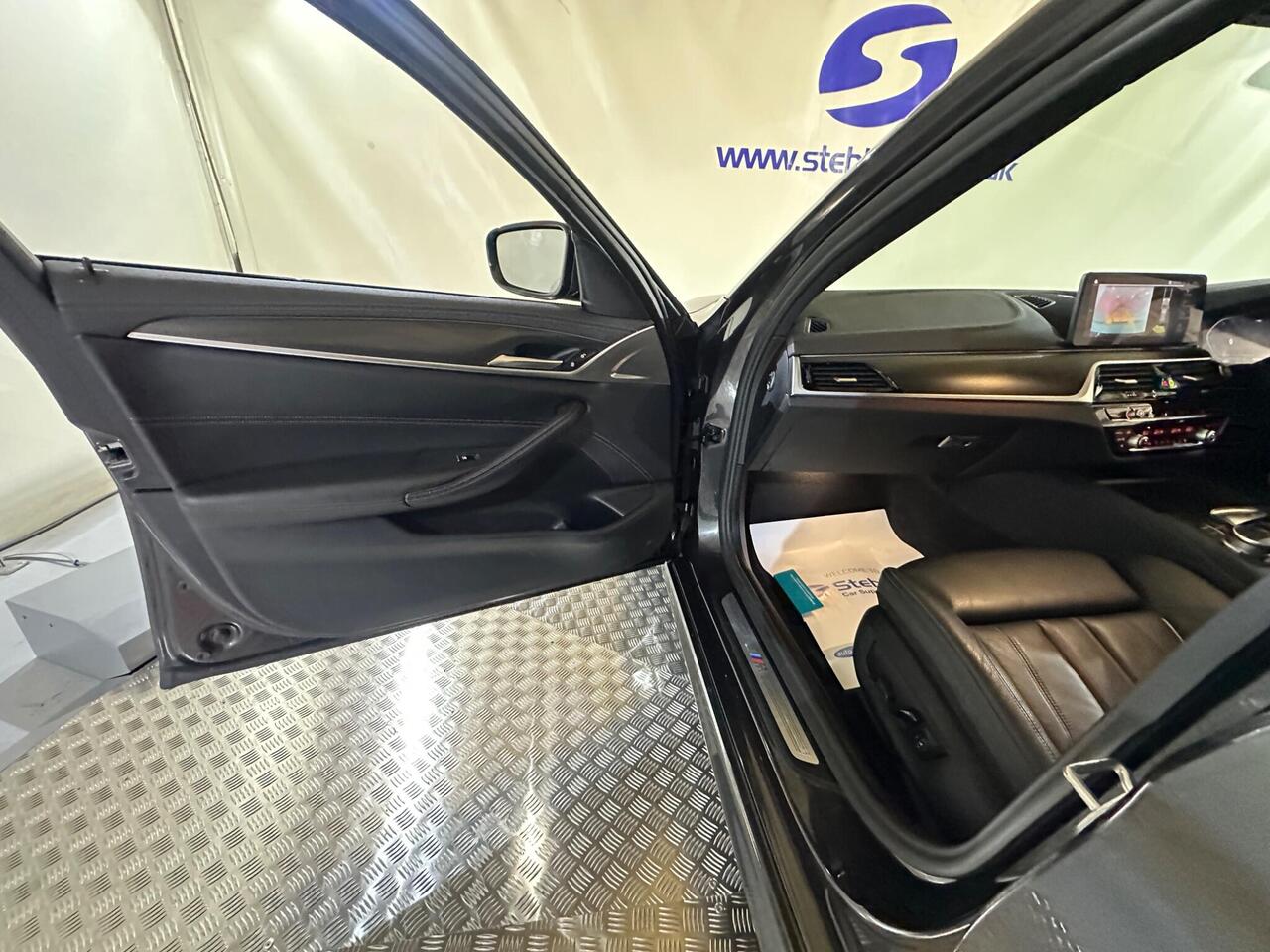 BMW 5 Series AO71YKJ