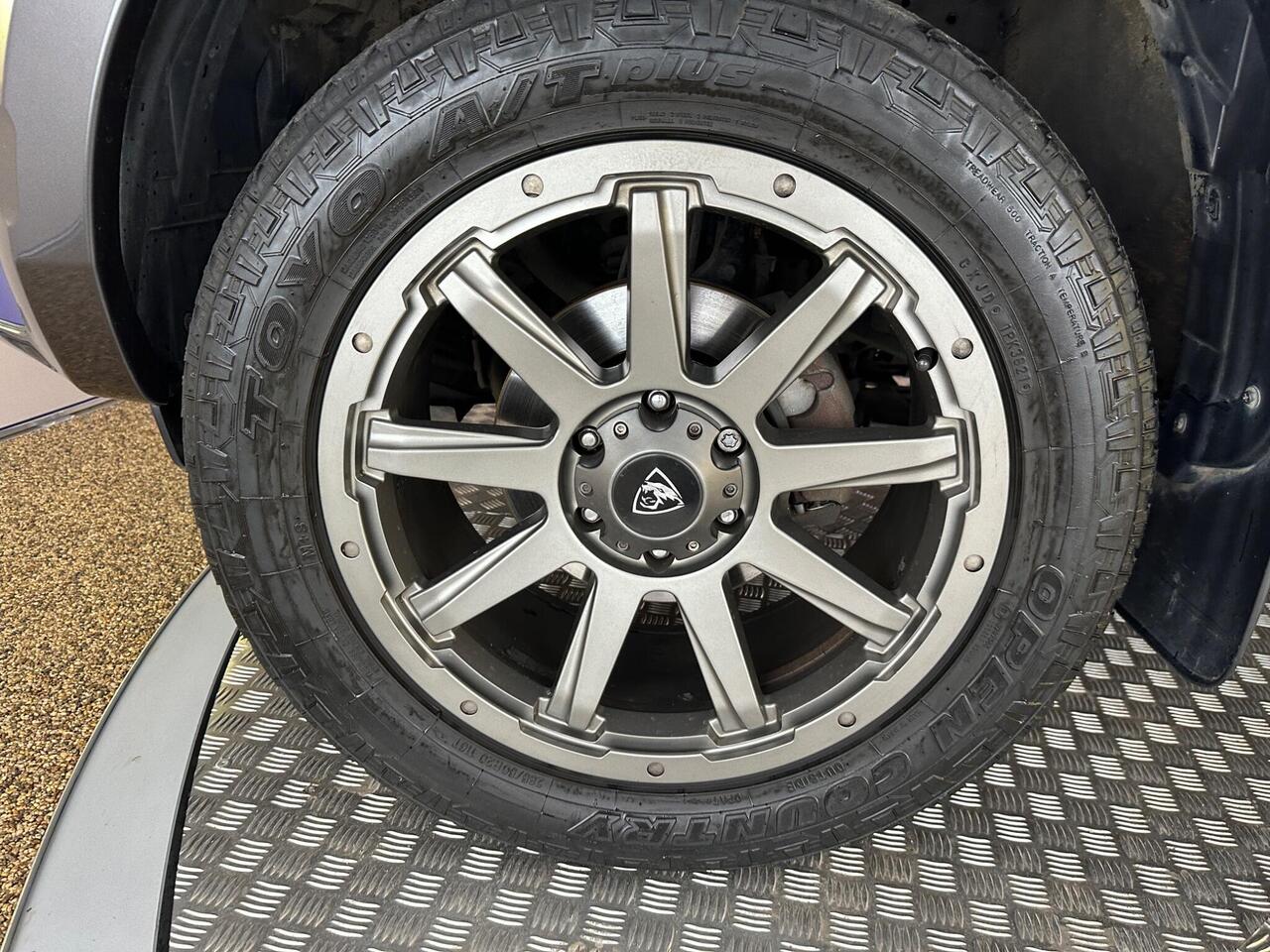 Isuzu D-Max BW23FXX