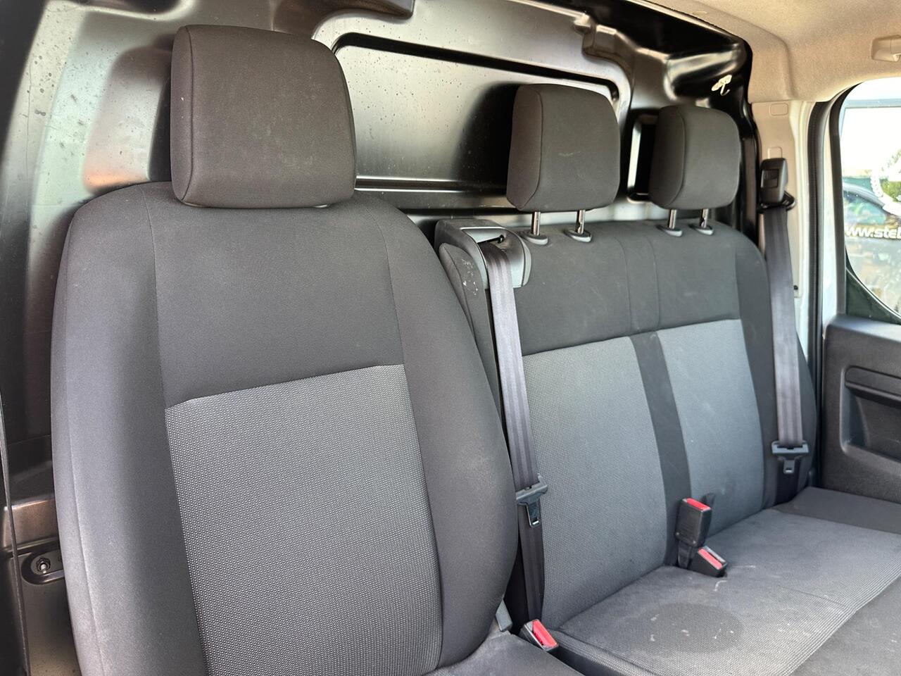Vauxhall Vivaro DN24YLM