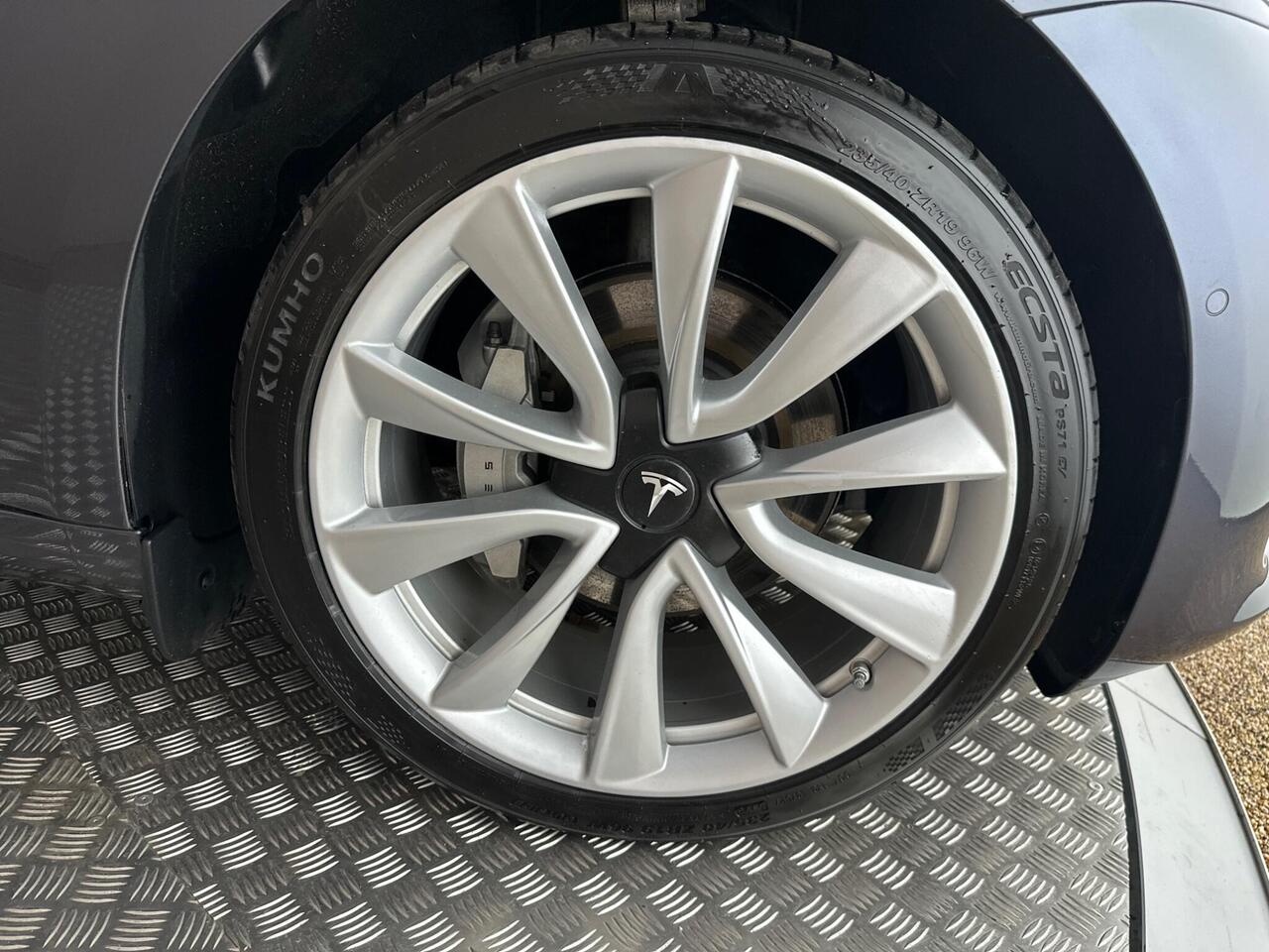Tesla Model 3 BU70XRY