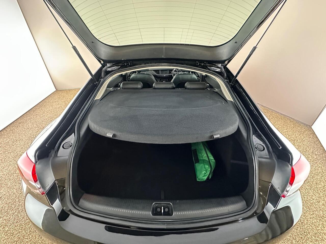 Vauxhall Insignia VN21XVA