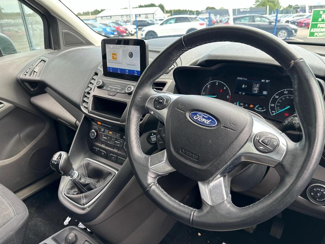Ford Grand Tourneo Connect CN22PDZ