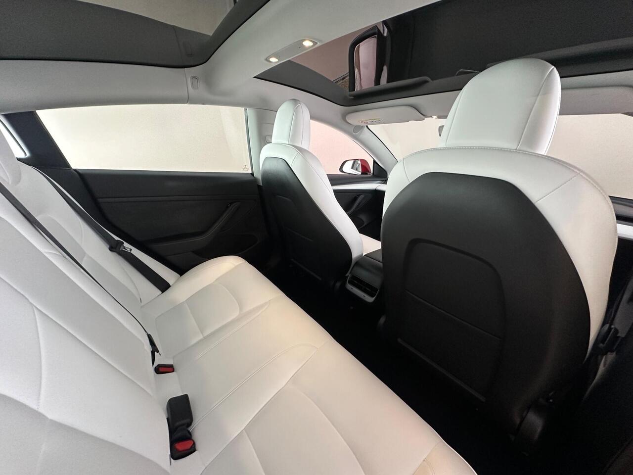 Tesla Model 3 LF71VTK