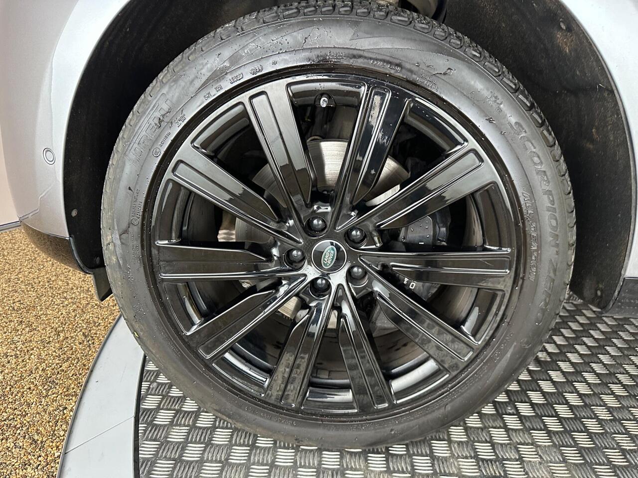 Land Rover Range Rover PF22UBS