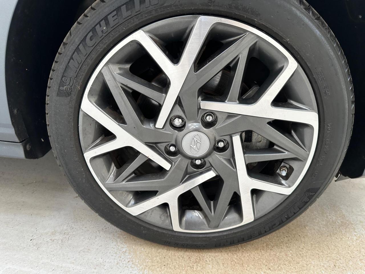 Hyundai KONA DU71YMC