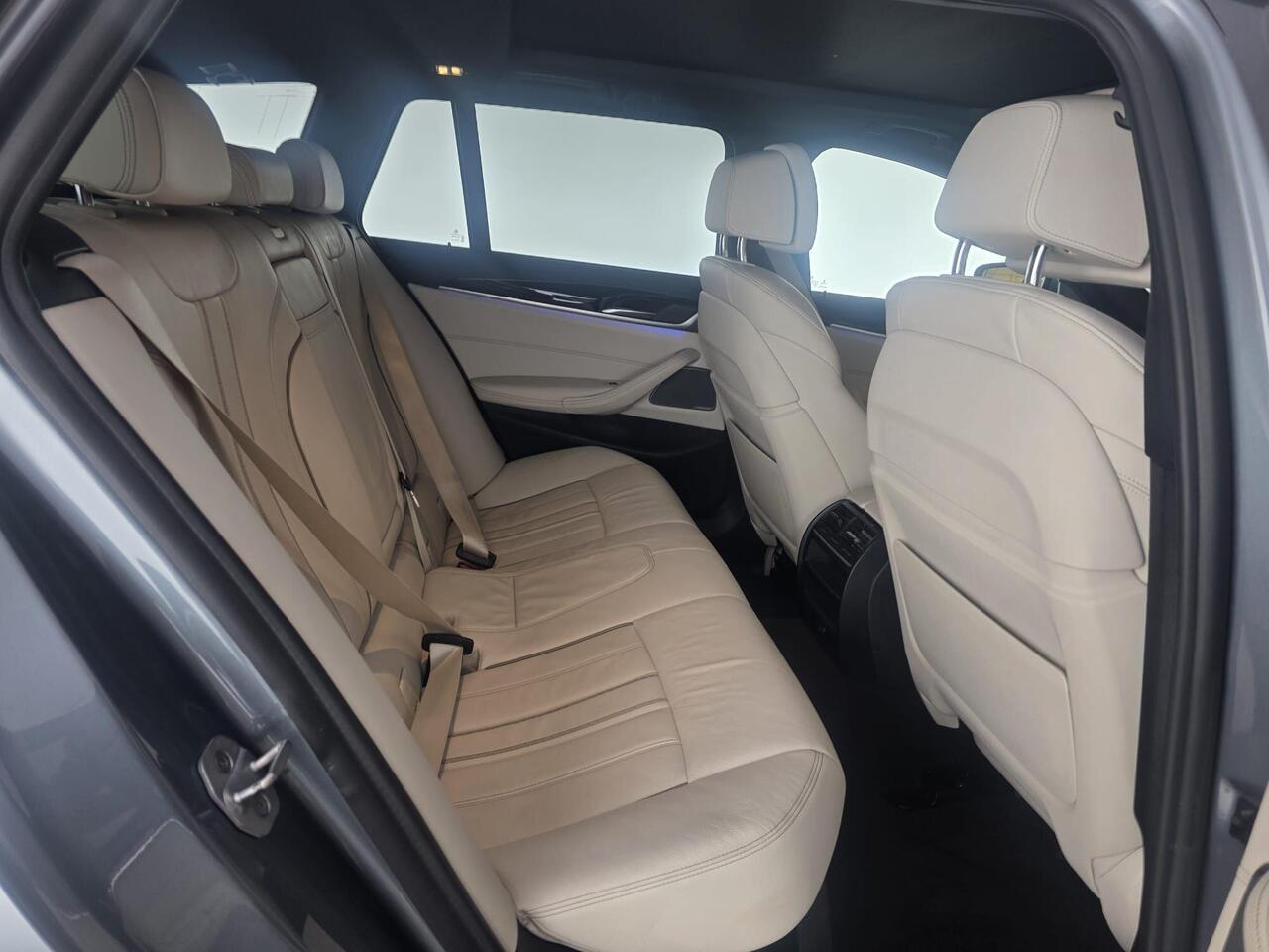 BMW 5 Series YK18JUW