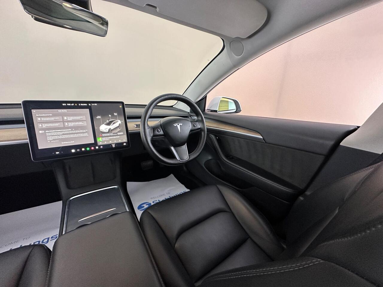 Tesla Model 3 AF72VRV