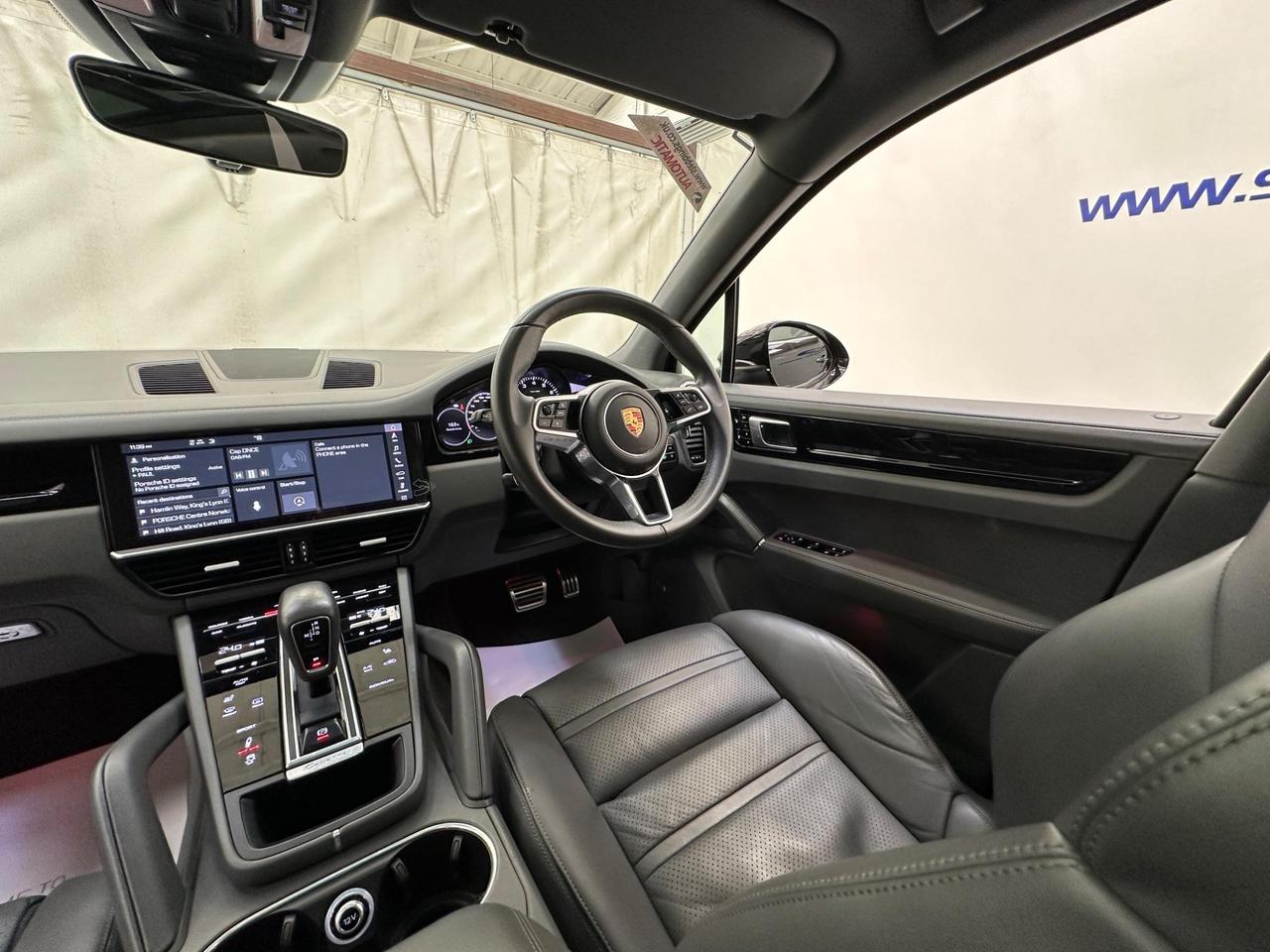 Porsche Cayenne AK18UXX