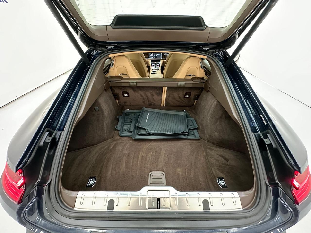 Porsche Panamera LA17VFV