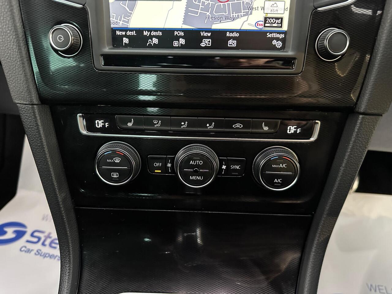 Volkswagen Golf DT66RVJ