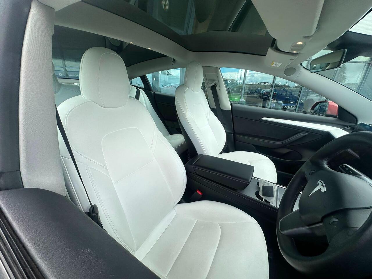 Tesla Model 3 GJ71UFB
