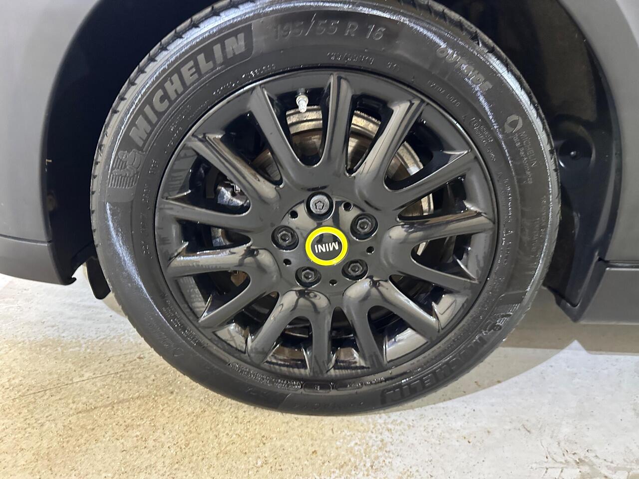 MINI Electric Hatch GF71KHC