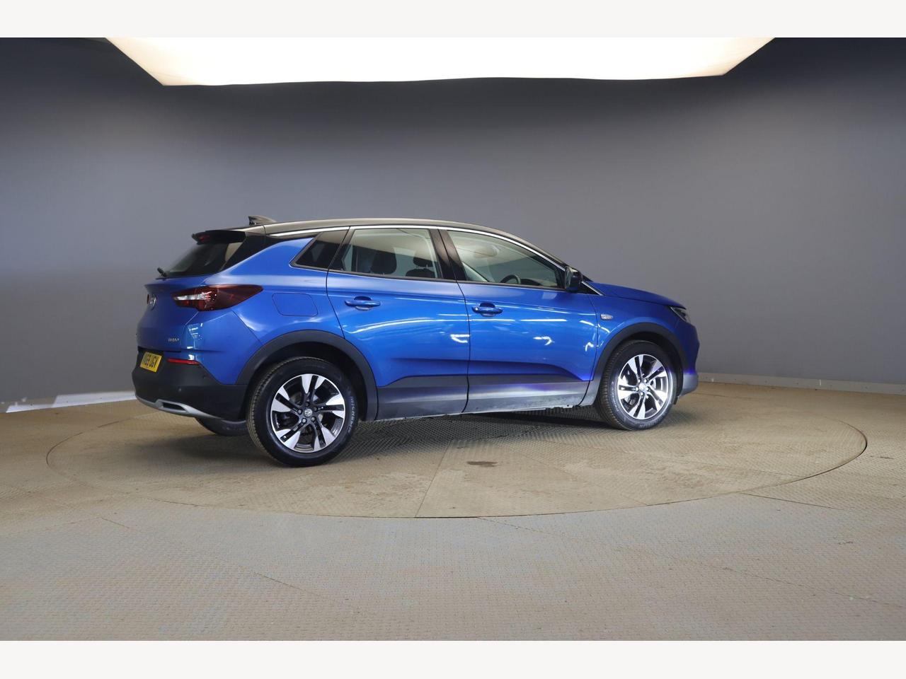 Vauxhall Grandland X VK69UGV