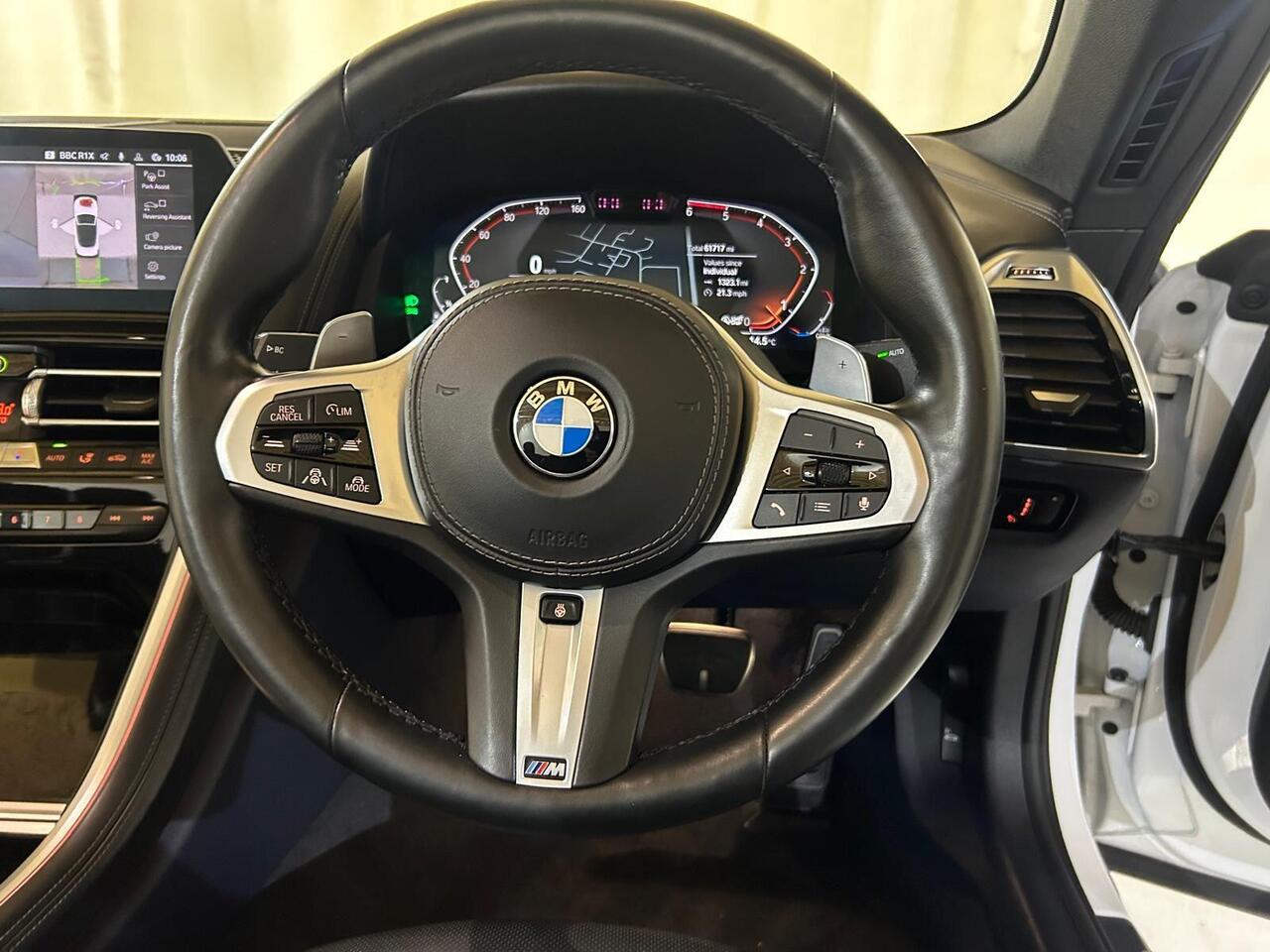 BMW 8 Series YJ19VVH